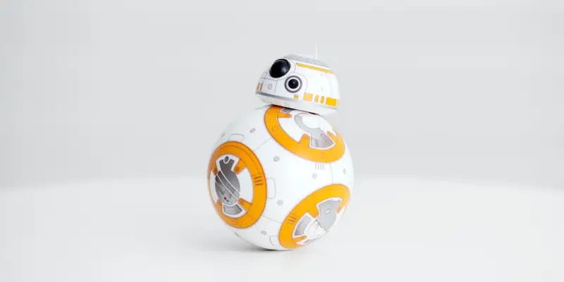 Robotul nou din star wars care seamana cu R2D2, dar merge ca o minge
